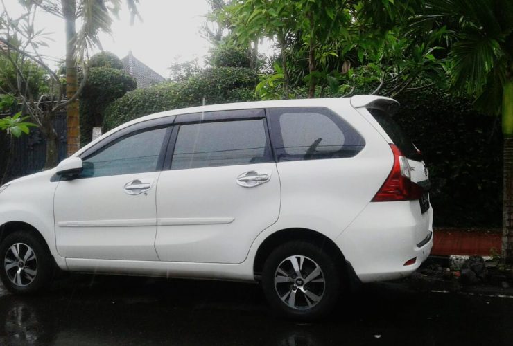 sewa mobil di kuta bali