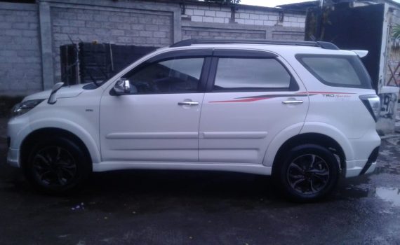 sewa mobil matic bali lepas kunci